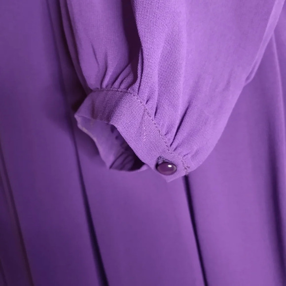 Beautiful Purple Silk Dress💜 - Picture 5 of 11